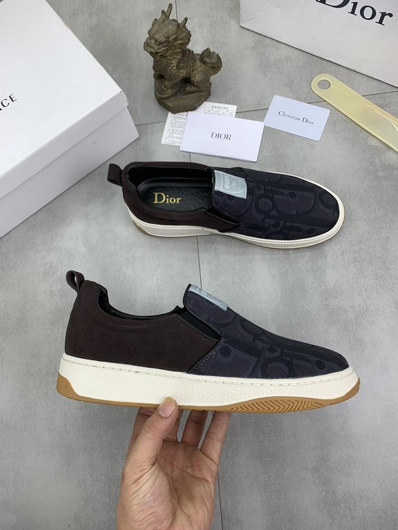 Factory price   Dior new [Dior] SSFENDI    classic versatile models  original pattern LOGO classic elements everywhere show personalized, with what pants are good    shoes imported Italian calf leather, imported first la