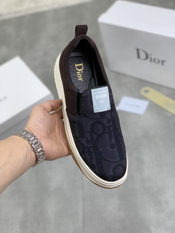 Factory price   Dior new [Dior] SSFENDI    classic versatile models  original pattern LOGO classic elements everywhere show personalized, with what pants are good    shoes imported Italian calf leather, imported first la