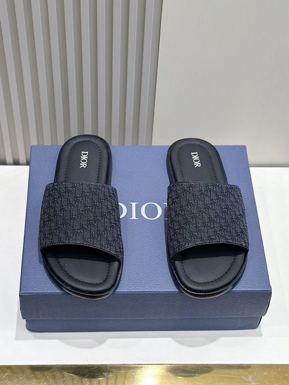 Dior Alias Men's Cowhide SlippersNew for summer, these Alias sandals make a statement of casual elegance. Crafted from grained cowhide leather, Oblique printed fabric and lined with cowhide leather! Cross-strap design wi