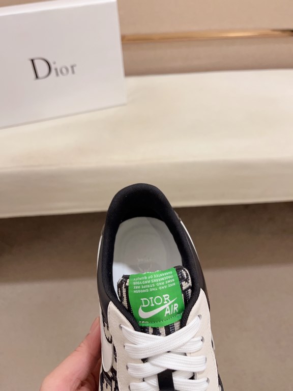 Factory price [Dior Dior] new casual sports style men's shoes, new spring and summer models design, perfect workmanship, lace-up lazy models to create the quality of the suitcase, Upper imported first layer cowhide, shee