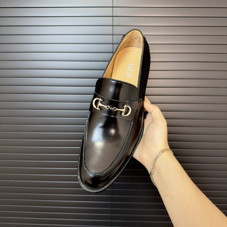 Dior Derby Shoes｜Leather soled formal shoes｜Meticulously crafted in open-edge beaded cowhide leather｜Water dyed cowhide lining｜With classic lace-up closure｜Side embossed logo｜Sheeny stacked heel for a touch of style｜Can 