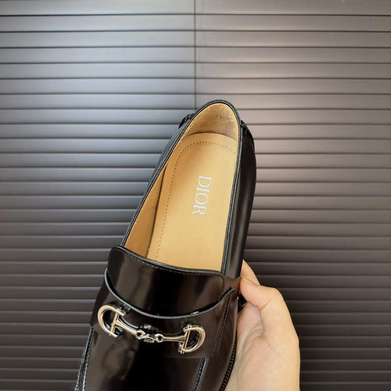 Dior Derby Shoes｜Leather soled formal shoes｜Meticulously crafted in open-edge beaded cowhide leather｜Water dyed cowhide lining｜With classic lace-up closure｜Side embossed logo｜Sheeny stacked heel for a touch of style｜Can 