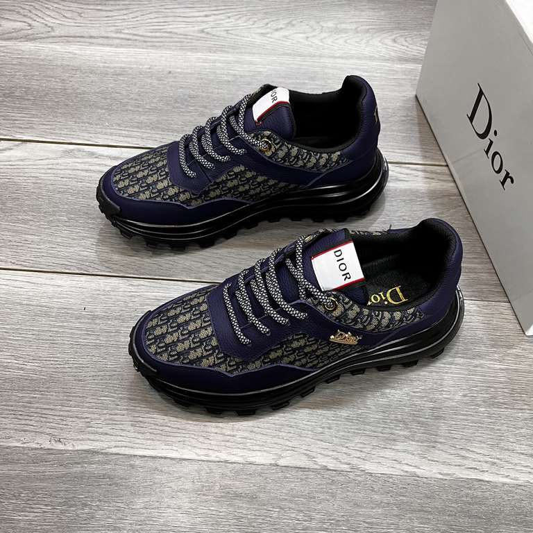 Factory   Dior new casual sneakers     Casual fashion explosion,   version of the simple atmosphere,   The fabric is made of imported cowhide with cloth,   breathable mesh lining, the original wear-resistant rubber outso