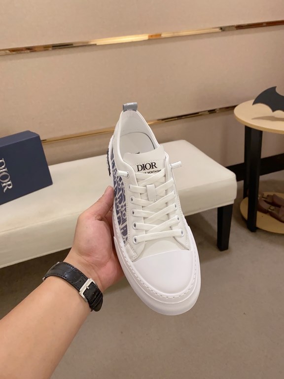 Factory price [Dior] new casual sports style men's shoes, new spring and summer models design, perfect workmanship, lace-up lazy models to create the quality of the suitcase, Upper imported first layer cowhide, senior sh