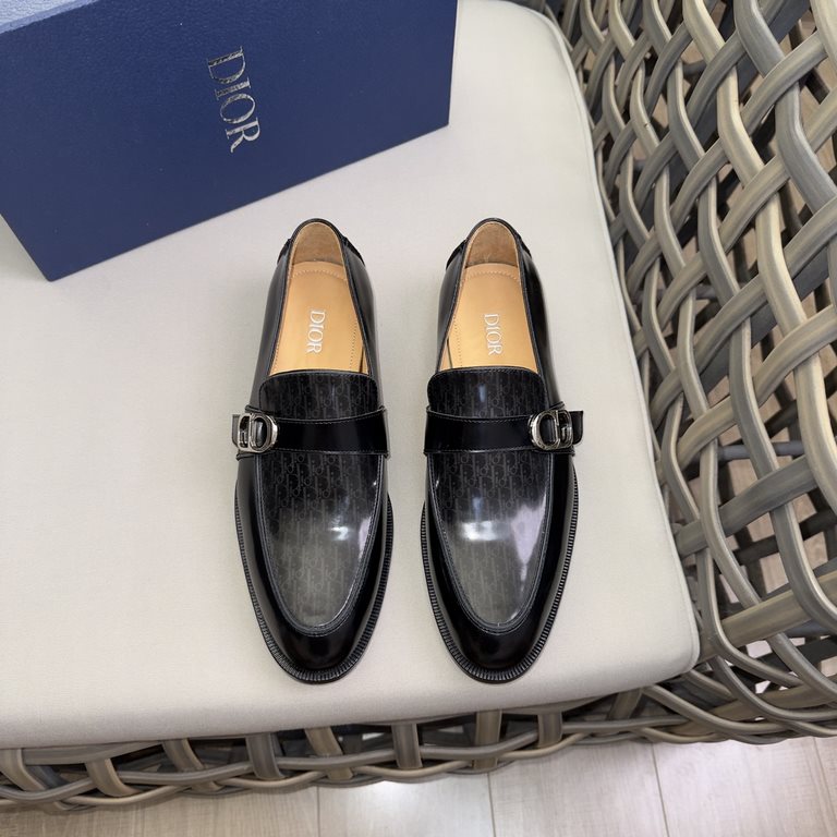 Dior Derby Shoes｜Leather soled formal shoes｜Meticulously crafted in open-edge beaded cowhide leather｜Water dyed cowhide lining｜With classic lace-up closure｜Side embossed logo｜Sheeny stacked heel for a touch of style｜Can 