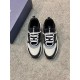 Dior Dior B22 Men's Jogging Fashion SneakersThis piece draws inspiration from vintage joggers. Featuring a chunky low-top design, the upper is made from selected cowhide leather and mesh fabric with a black and white emb