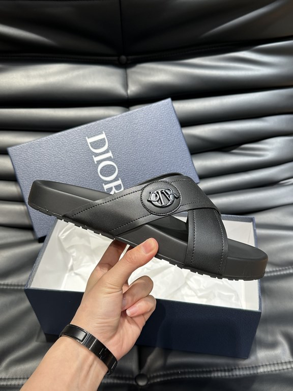 Dio~ High-end men's summer slippers, upper material head layer cowhide, original hardware decoration, private mold outsole, perfect details, showing the big style, casual loose comfortable type, high quality boutique, su