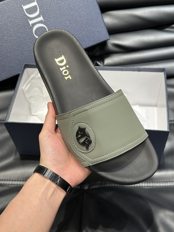 Dio~ High-end men's summer slippers, upper material head layer cowhide, original hardware decoration, private mold outsole, perfect details, showing the big style, casual loose comfortable type, high quality boutique, su