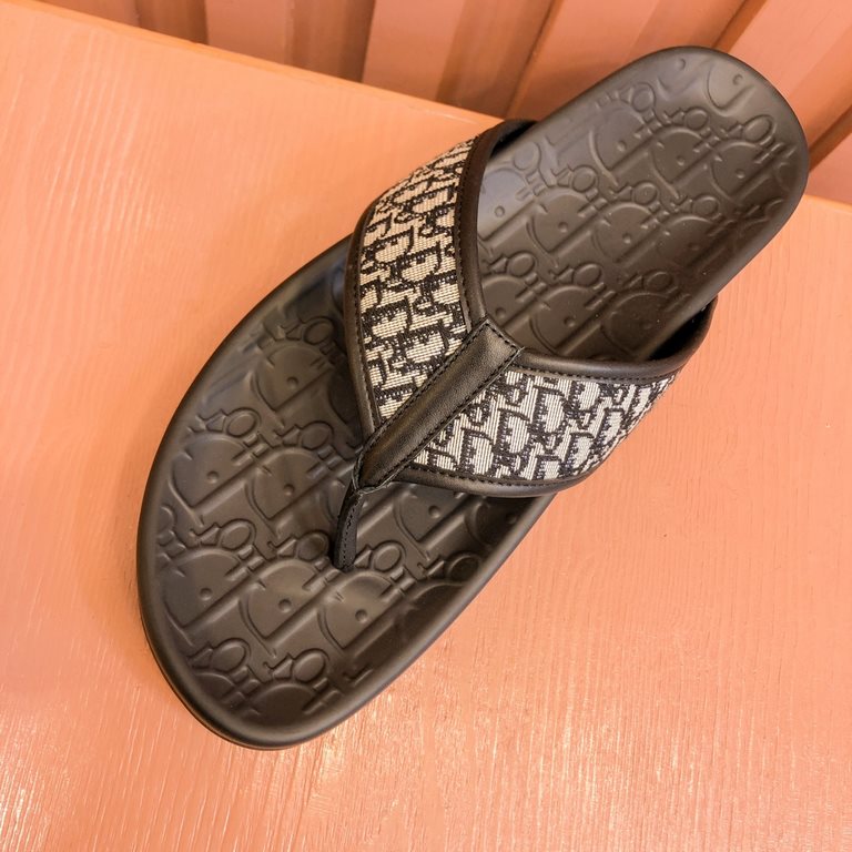 Dior Dior  2024 men's summer slippers, high-end boutique, upper calfskin embossed, loose and comfortable, recommended to get, lined with head layer calfskin, double-layer combination outsole!Size38-45.