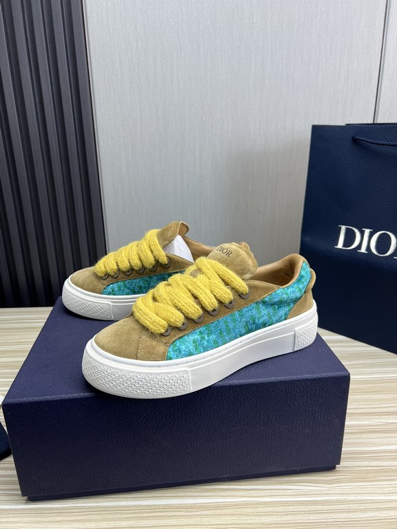 Dior Dior.B33 seriesCouple's casual board shoes qingkv    Original purchaseCrafted from Dior cowhide leather, the side panels are adorned with a canvas panel in the same shade of the CD Diamond pattern.The CD Icon lace e