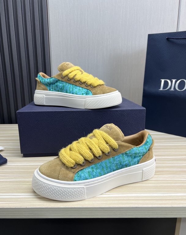 Dior Dior.B33 seriesCouple's casual board shoes qingkv    Original purchaseCrafted from Dior cowhide leather, the side panels are adorned with a canvas panel in the same shade of the CD Diamond pattern.The CD Icon lace e