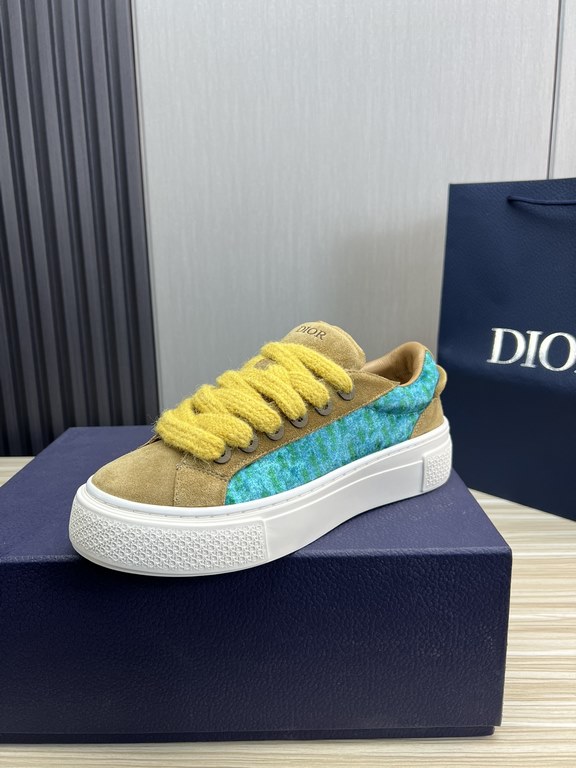 Dior Dior.B33 seriesCouple's casual board shoes qingkv    Original purchaseCrafted from Dior cowhide leather, the side panels are adorned with a canvas panel in the same shade of the CD Diamond pattern.The CD Icon lace e