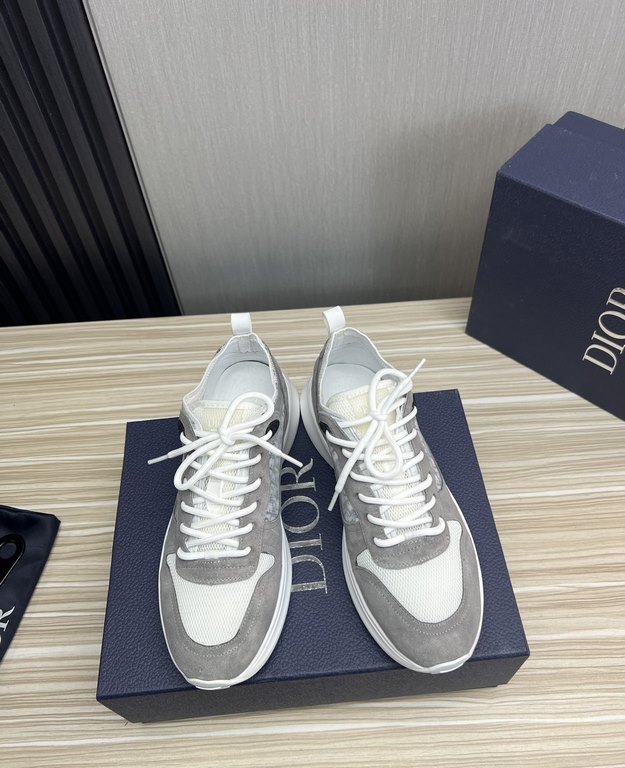 Factory   DIOR.Dior Couple's Hot Sale The new trend is destined to be a mainstream super single  .  upper using exclusive customized original cowhide material   cow game meat splicing brand special LOGO fabrics  outsole 