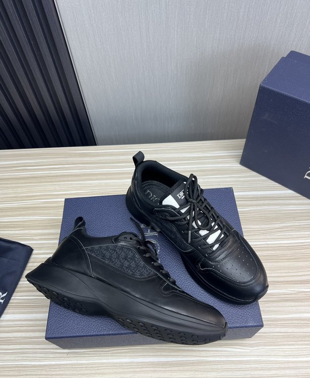 Factory   DIOR.Dior Couple's Hot Sale The new trend is destined to be a mainstream super single  .  upper using exclusive customized original cowhide material   cow game meat splicing brand special LOGO fabrics  outsole 