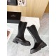 New Prada 2024 fall and winter runway models boots Taikoo Hui original purchase burst demolition replica Shoes on the foot is very lightweight, walking comfort are awesome Use of the triangle label design style is worth owning Shoe rhyme is superb, very d