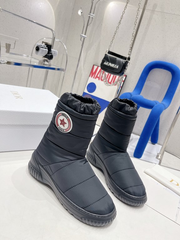 Factory price The highest version of Dior 2023 Dior fall and winter is the new runway models down wool boots snow boots original reproduction details exactly the right version of the new wool boots wind vane good-looking