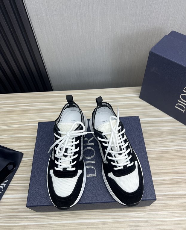 Factory   DIOR.Dior Couple's Hot Sale The new trend is destined to be a mainstream super single  .  upper using exclusive customized original cowhide material   cow game meat splicing brand special LOGO fabrics  outsole 