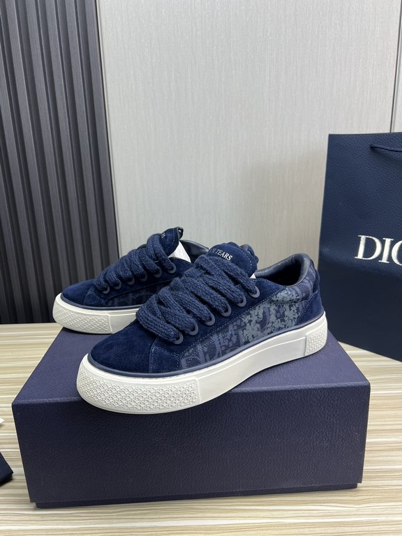 Dior Dior.B33 seriesCouple's casual board shoes qingkv    Original purchaseCrafted from Dior cowhide leather, the side panels are adorned with a canvas panel in the same shade of the CD Diamond pattern.The CD Icon lace e