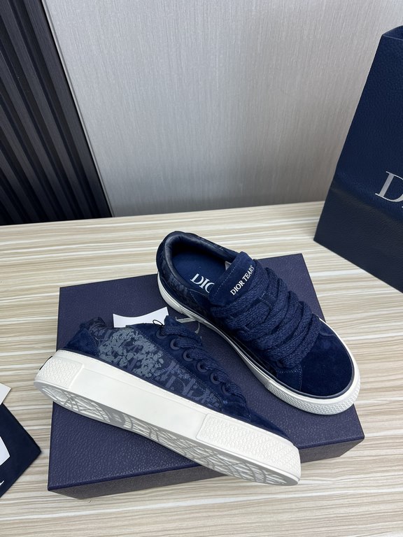 Dior Dior.B33 seriesCouple's casual board shoes qingkv    Original purchaseCrafted from Dior cowhide leather, the side panels are adorned with a canvas panel in the same shade of the CD Diamond pattern.The CD Icon lace e