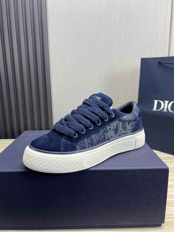 Dior Dior.B33 seriesCouple's casual board shoes qingkv    Original purchaseCrafted from Dior cowhide leather, the side panels are adorned with a canvas panel in the same shade of the CD Diamond pattern.The CD Icon lace e