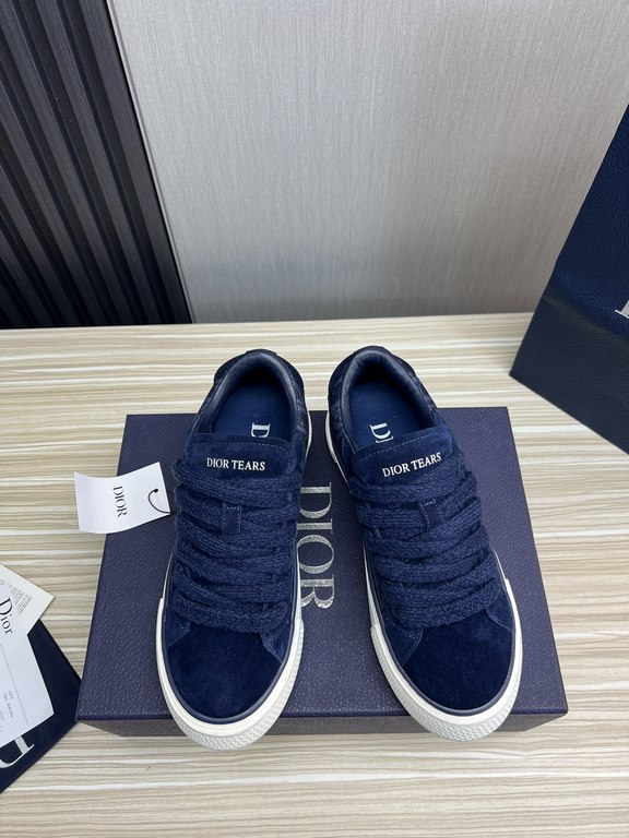 Dior Dior.B33 seriesCouple's casual board shoes qingkv    Original purchaseCrafted from Dior cowhide leather, the side panels are adorned with a canvas panel in the same shade of the CD Diamond pattern.The CD Icon lace e