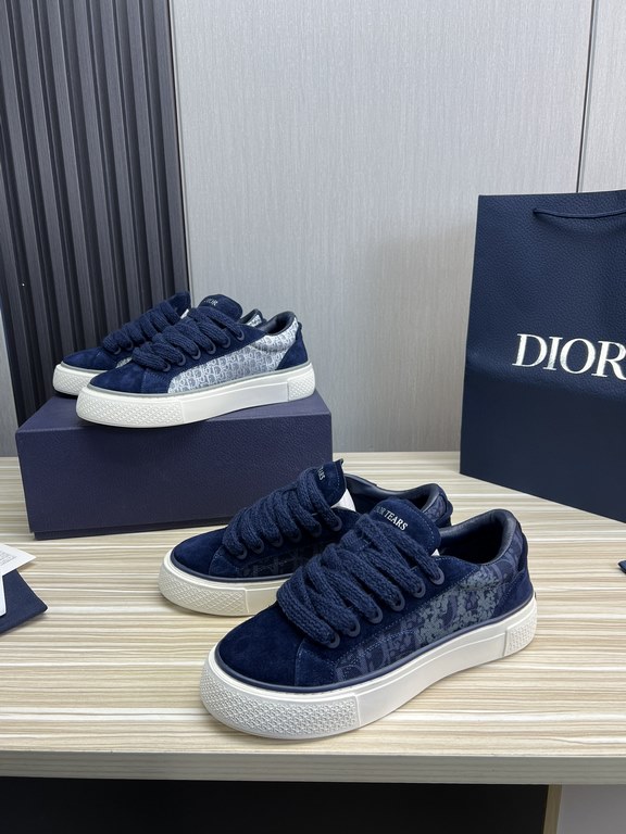 Dior Dior.B33 seriesCouple's casual board shoes qingkv    Original purchaseCrafted from Dior cowhide leather, the side panels are adorned with a canvas panel in the same shade of the CD Diamond pattern.The CD Icon lace e