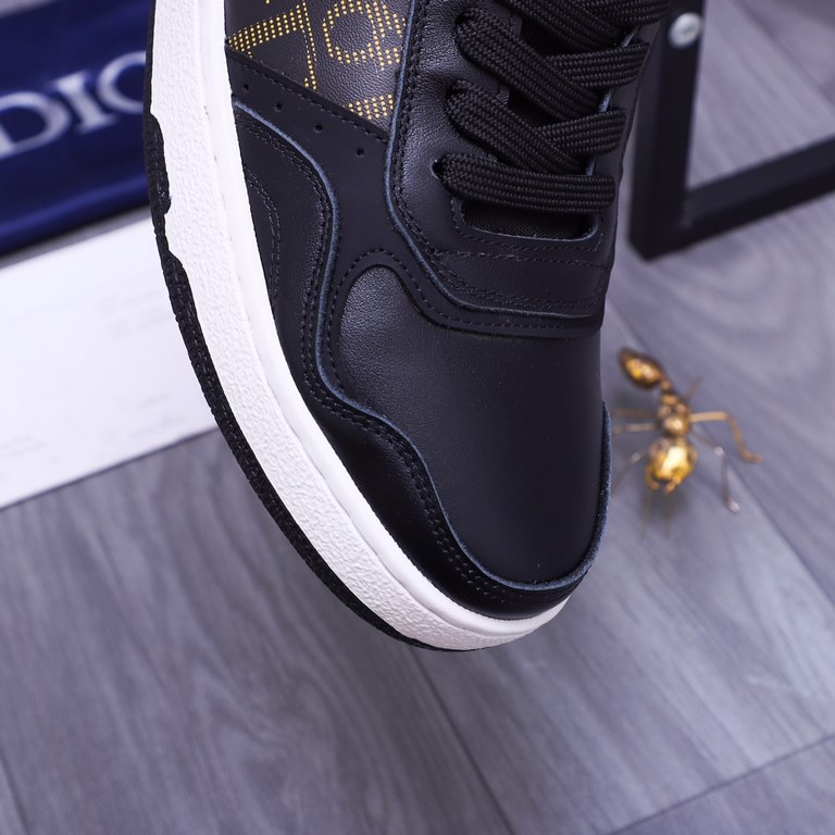 Brand Dior Casual ShoesSize 38-44Material Original upper, sheepskin lining, original outsole.