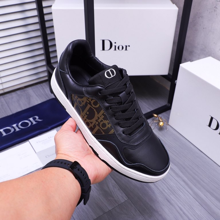 Brand Dior Casual ShoesSize 38-44Material Original upper, sheepskin lining, original outsole.