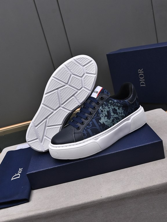 P Upgraded Dio~r   This B33 sneaker is a new take on the classic tennis shoe, with a sleek silhouette that emphasizes chunky texture. Crafted from cowhide leather with an Oblique print, they feature a padded tongue with 