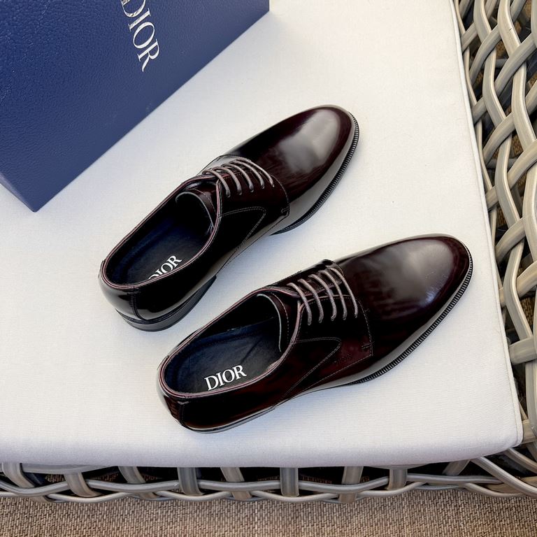 Dior Derby Shoes｜Leather soled formal shoes｜Meticulously crafted in open-edge beaded cowhide｜Water dyed cowhide lining｜With classic lace-up closure｜Side embossed logo｜Sheeny stacked heel for a touch of style｜Can be worn 