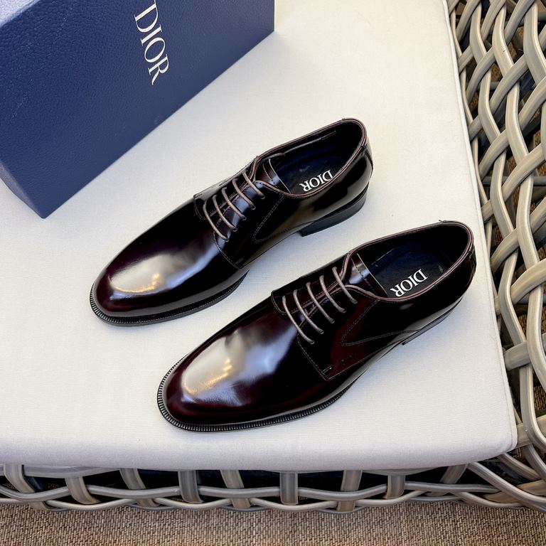 Dior Derby Shoes｜Leather soled formal shoes｜Meticulously crafted in open-edge beaded cowhide｜Water dyed cowhide lining｜With classic lace-up closure｜Side embossed logo｜Sheeny stacked heel for a touch of style｜Can be worn 