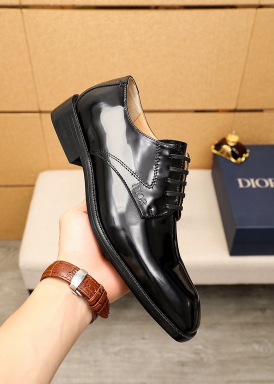 The original single Dior Dior      counter synchronization top generation purchase    men 2 0 2  4   business leather shoes Italy imported original open side beads, all imported cattle   leather lining pads, soles origin