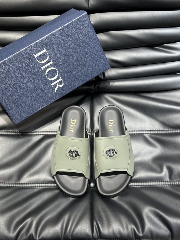 Dio~ High-end men's summer slippers, upper material head layer cowhide, original hardware decoration, private mold outsole, perfect details, showing the big style, casual loose comfortable type, high quality boutique, su