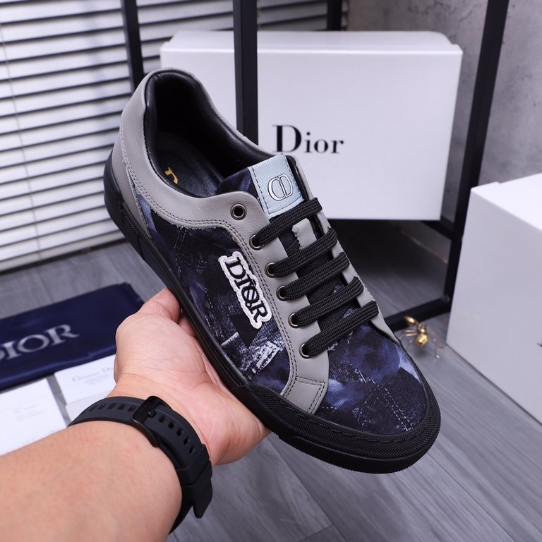 Brand Dior Casual ShoesSize 38-44Material Selected cowhide upper, sheepskin lining    original outsole