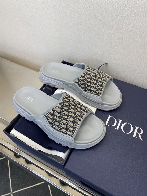 [Dir] Ultralight Foam  top crafts  Fashion trend lightweight sandals 正码：39一44，(5一10)  Synchronized sale  ! [Not the market outsole and water platform]! Top craftsmanship [strong]    Italy fully imported original leather 