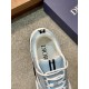 Dior Dior B22 Men's Jogging Fashion SneakersThis piece draws inspiration from vintage joggers. Featuring a chunky low-top design, the upper is made from selected cowhide leather and mesh fabric with a black and white emb