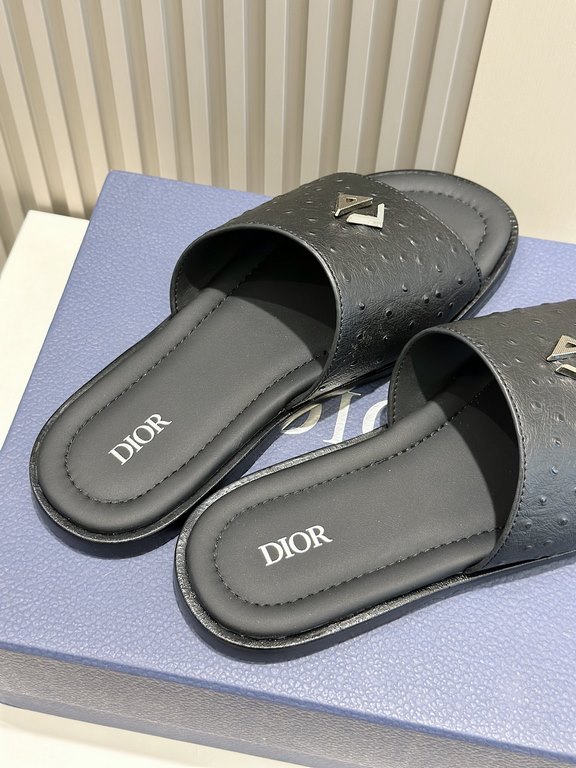 Dior Alias Men's Cowhide SlippersNew for summer, these Alias sandals make a statement of casual elegance. Crafted from grained cowhide leather, Oblique printed fabric and lined with cowhide leather! Cross-strap design wi