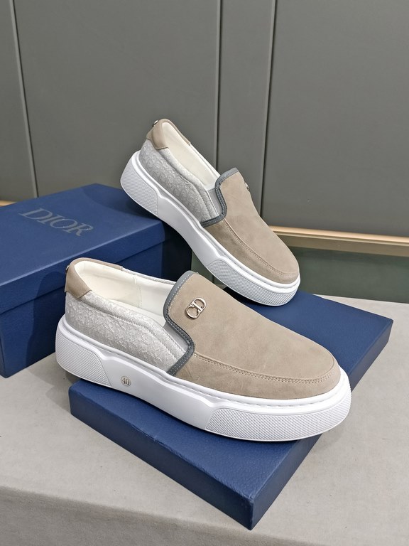 P Upgraded Dio~r   Fashion silhouette highlights the heavy texture. Crafted from cowhide  Dior-specific materials! With a Dior logo padded tongue and a foam sole, the ultra-lightweight, wear-resistant casual look adds a 