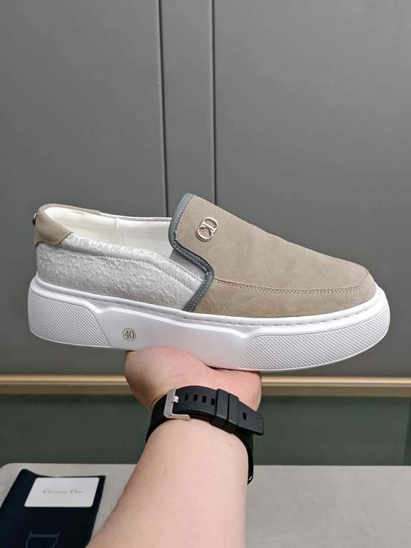 P Upgraded Dio~r   Fashion silhouette highlights the heavy texture. Crafted from cowhide  Dior-specific materials! With a Dior logo padded tongue and a foam sole, the ultra-lightweight, wear-resistant casual look adds a 