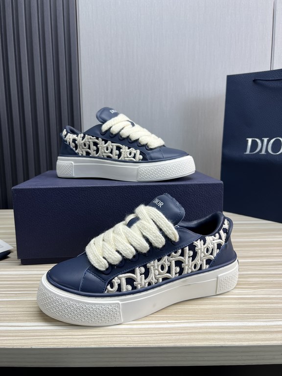 Dior Dior.B33 seriesCouple's casual board shoes qingkv    Original purchaseCrafted from Dior cowhide leather, the side panels are adorned with a canvas panel in the same shade of the CD Diamond pattern.The CD Icon lace e