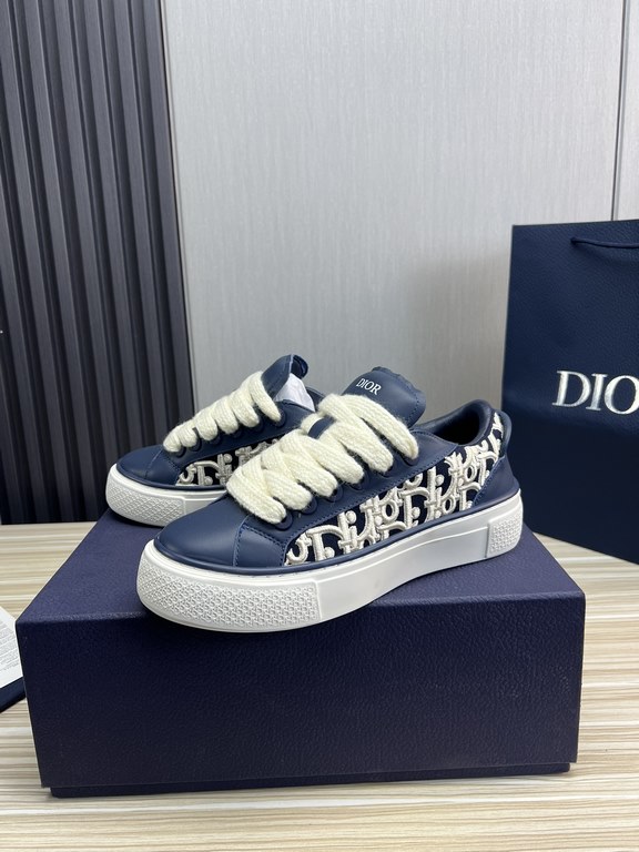 Dior Dior.B33 seriesCouple's casual board shoes qingkv    Original purchaseCrafted from Dior cowhide leather, the side panels are adorned with a canvas panel in the same shade of the CD Diamond pattern.The CD Icon lace e