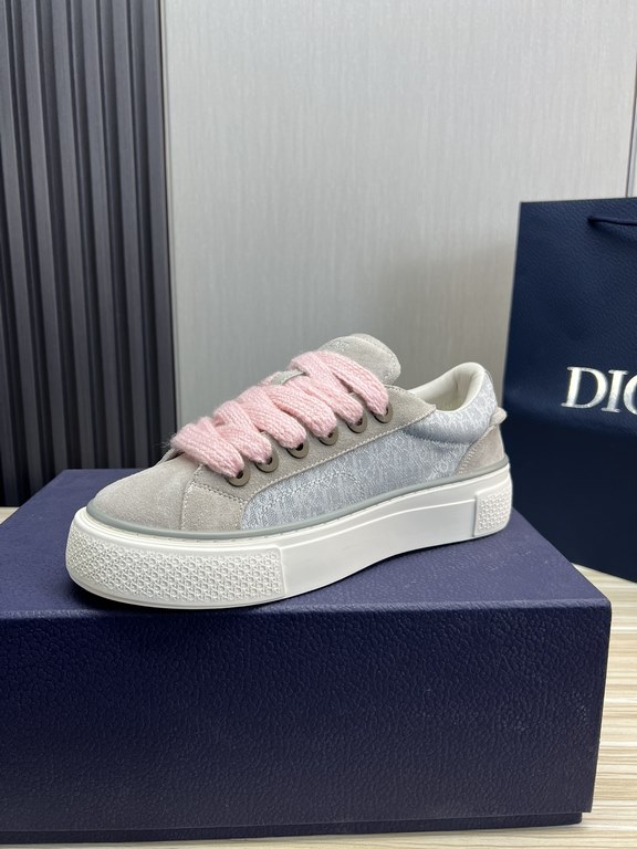 Dior Dior.B33 seriesCouple's casual board shoes qingkv    Original purchaseCrafted from Dior cowhide leather, the side panels are adorned with a canvas panel in the same shade of the CD Diamond pattern.The CD Icon lace e