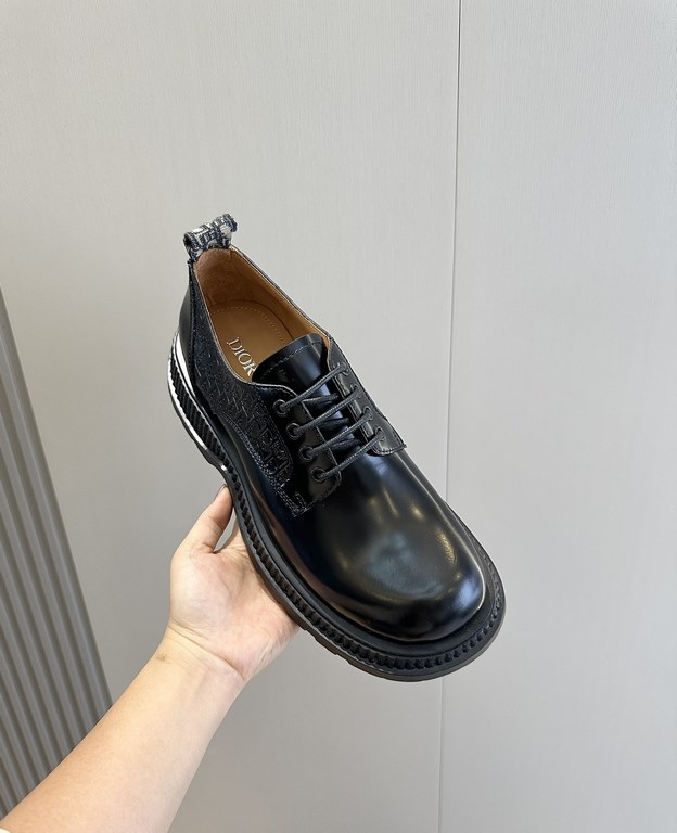 Dior BUffalo Men's Derby ShoesThe Dior BUffalo men's derby shoe is a new addition to the Spring 2014 men's collection, combining out-of-the-box features with a couture aesthetic.The BUffalo men's derby shoe is a new addi