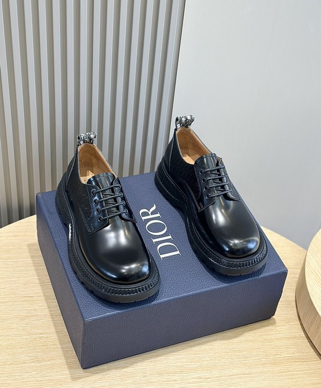 Dior BUffalo Men's Derby ShoesThe Dior BUffalo men's derby shoe is a new addition to the Spring 2014 men's collection, combining out-of-the-box features with a couture aesthetic.The BUffalo men's derby shoe is a new addi