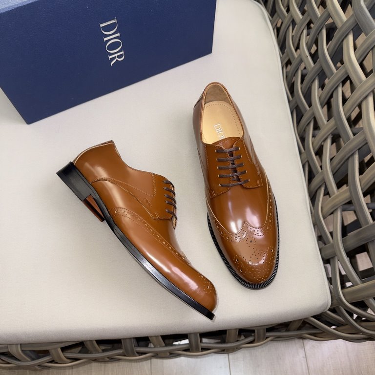 Dior Derby Shoes｜Leather soled formal shoes｜Meticulously crafted in open-edge beaded cowhide leather｜Water dyed cowhide lining｜With classic lace-up closure｜Side embossed logo｜Sheeny stacked heel for a touch of style｜Can 