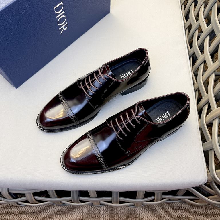 Dior Derby Shoes｜Leather soled formal shoes｜Meticulously crafted in open-edge beaded cowhide｜Water dyed cowhide lining｜With classic lace-up closure｜Side embossed logo｜Sheeny stacked heel for a touch of style｜Can be worn 