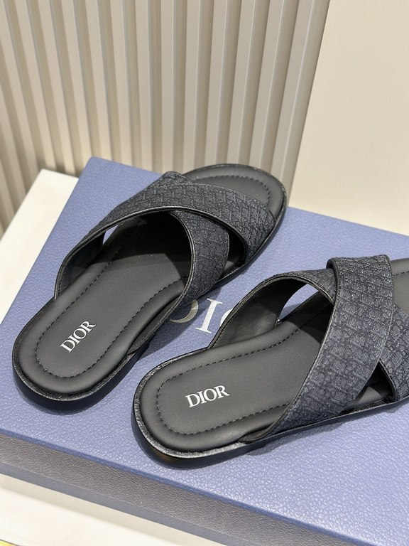 Dior Alias Men's Leather SlippersNew for summer, these Alias sandals make a statement of casual elegance. Crafted from grained cowhide leather, Oblique print fabric and cowhide lining! Cross-strap design with metal overl