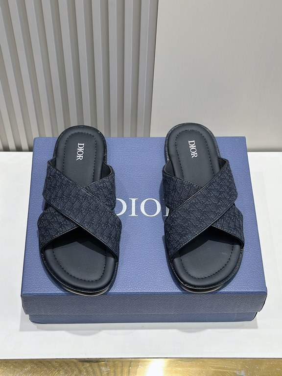 Dior Alias Men's Leather SlippersNew for summer, these Alias sandals make a statement of casual elegance. Crafted from grained cowhide leather, Oblique print fabric and cowhide lining! Cross-strap design with metal overl