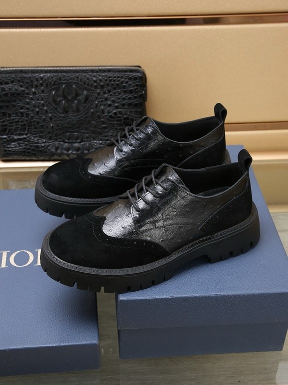 The new Men's Classic Leather Shoe from Factory   DiOR blends classic shoe style with vintage California style. The slip-on style is designed for easy on and off. Meticulously crafted from black smooth cowhide leather  h