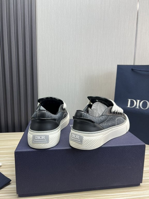 Dior Dior.B33 seriesCouple's casual board shoes qingkv    Original purchaseCrafted from Dior cowhide leather, the side panels are adorned with a canvas panel in the same shade of the CD Diamond pattern.The CD Icon lace e